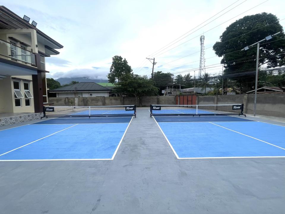 Rally House Pickleball pickleball court