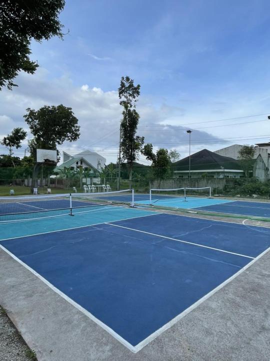 The Yard pickleball court