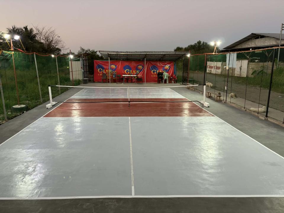 Gia’s Crossball pickleball court