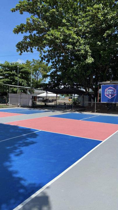 DINK DSTRCT pickleball court
