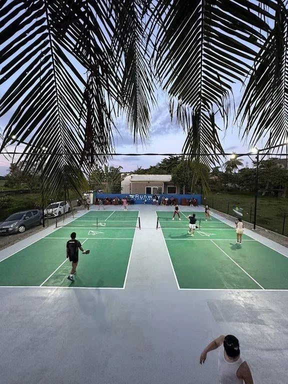 Runway Pickleball pickleball court