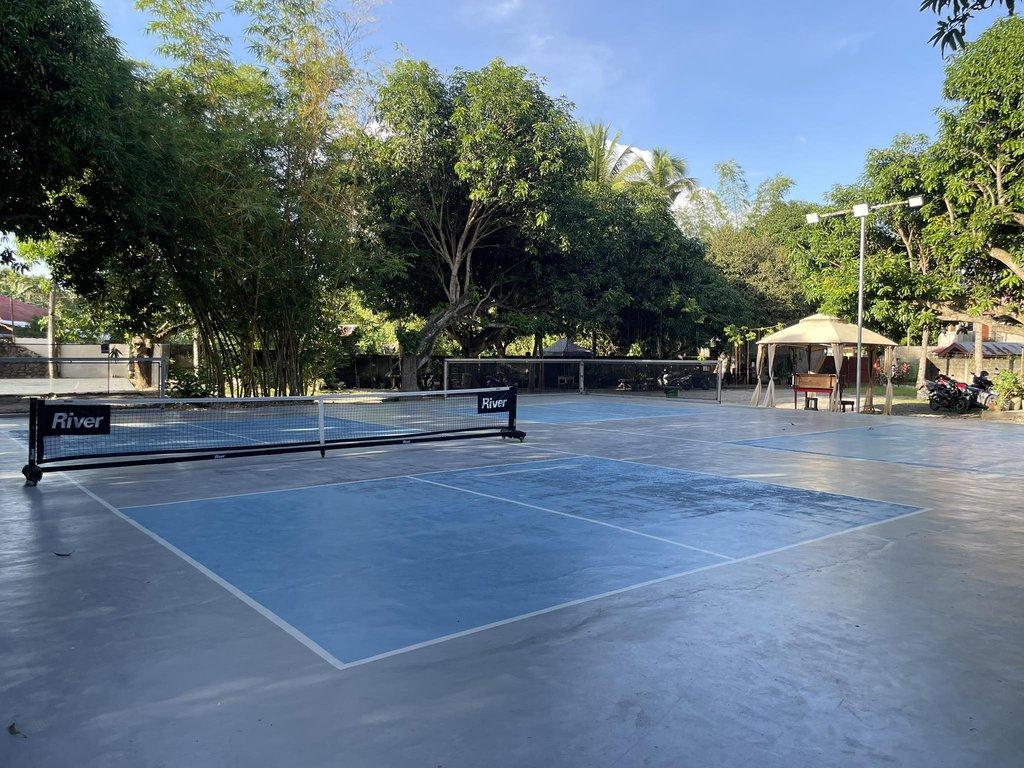 Lion's Den Urban Garden pickleball court